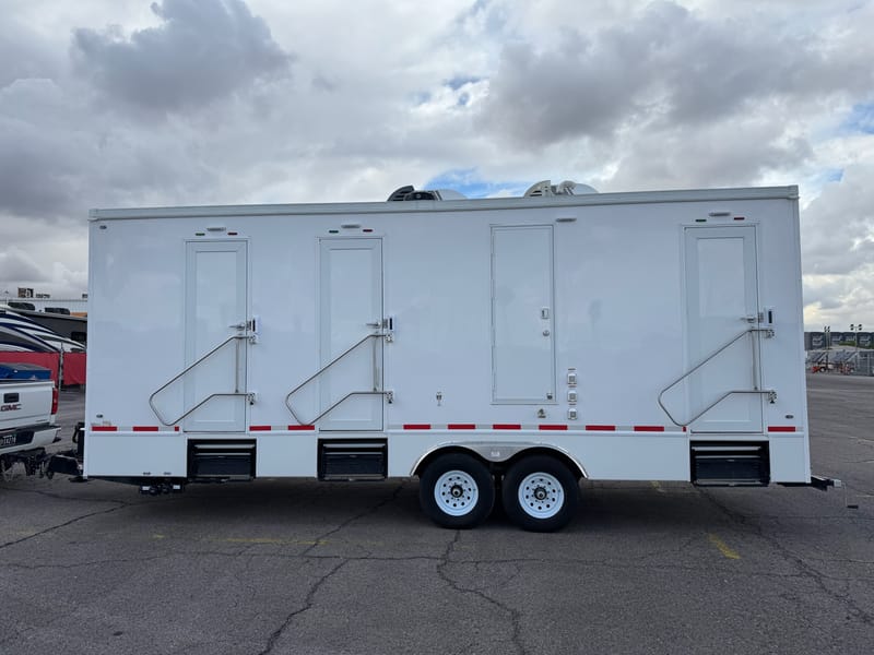 8-Stall Shower Trailer photo 4