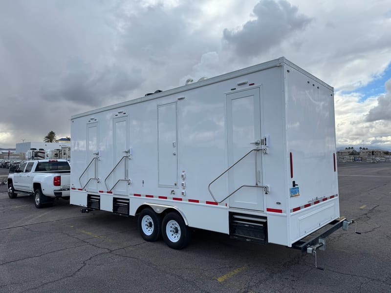 8-Stall Shower Trailer photo 6